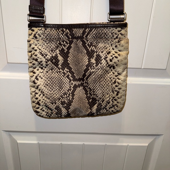 Like New! Tumi Snake Print Crossbody Bag w/zip pockets- Black & Tan. 10”x10” - Picture 6 of 8